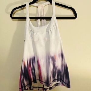 🦩LULULEMON TOP SIZE 6🦩